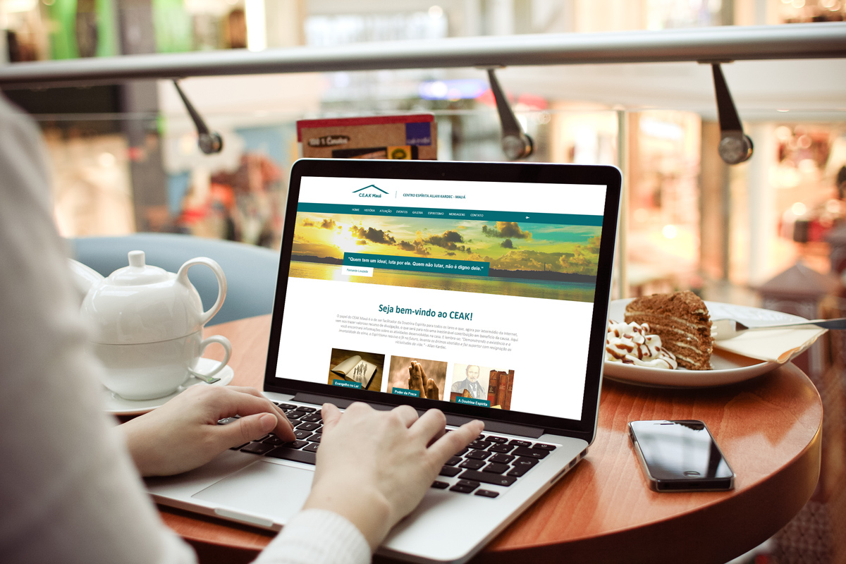 C.E.A.K website projetado e desenvolvido por ViragStudio