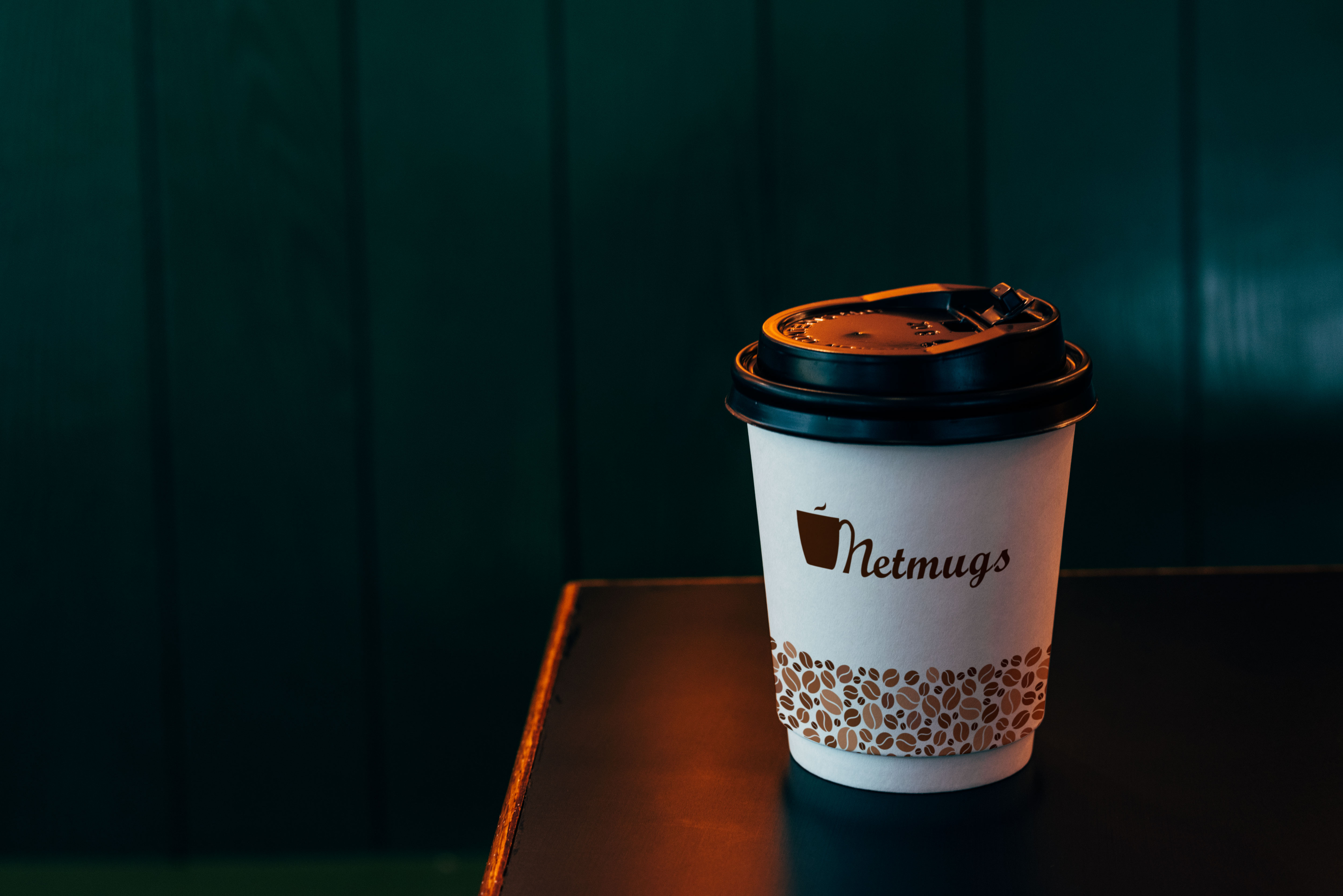 NetMugs aplicação de logotipo projetado e desenvolvido por ViragStudio